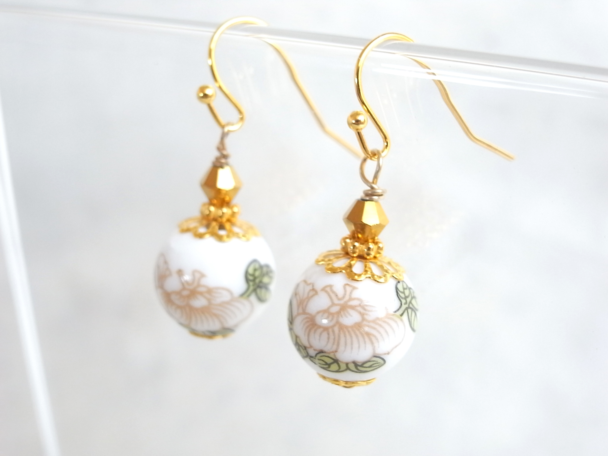 ピアス 牡丹の花柄陶器ビーズ Iichi ハンドメイド クラフト作品 手仕事品の通販 ピアス 牡丹の花柄陶器ビーズ Iichi ハンドメイド クラフト作品 手仕事品の通販
