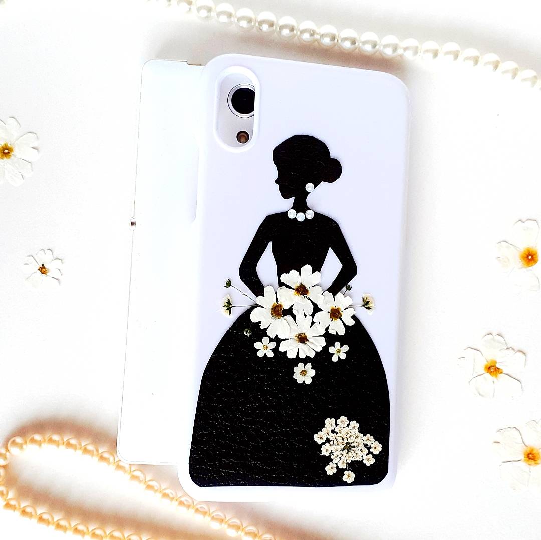 モノクロ 白 黒 女性 スマホケース カバー 押し花 ドライフラワー Iphone Android Iichi ハンドメイド クラフト作品 手仕事品の通販