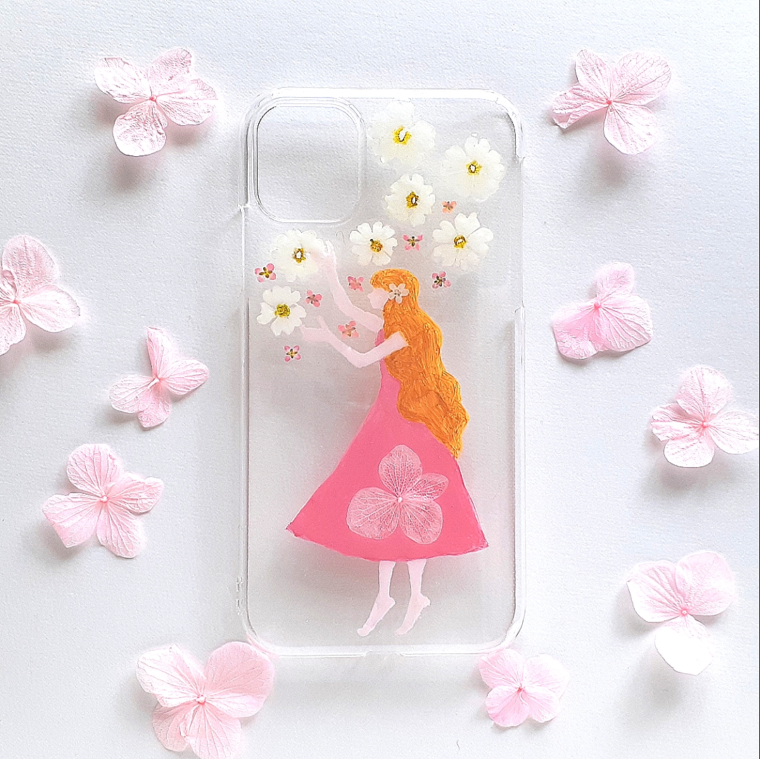 女の子 春 イラスト 絵の具 スマホケース カバー ドレス 押し花 ドライフラワー Iphone 大人カワイイ Iichi ハンドメイド クラフト作品 手仕事品の通販