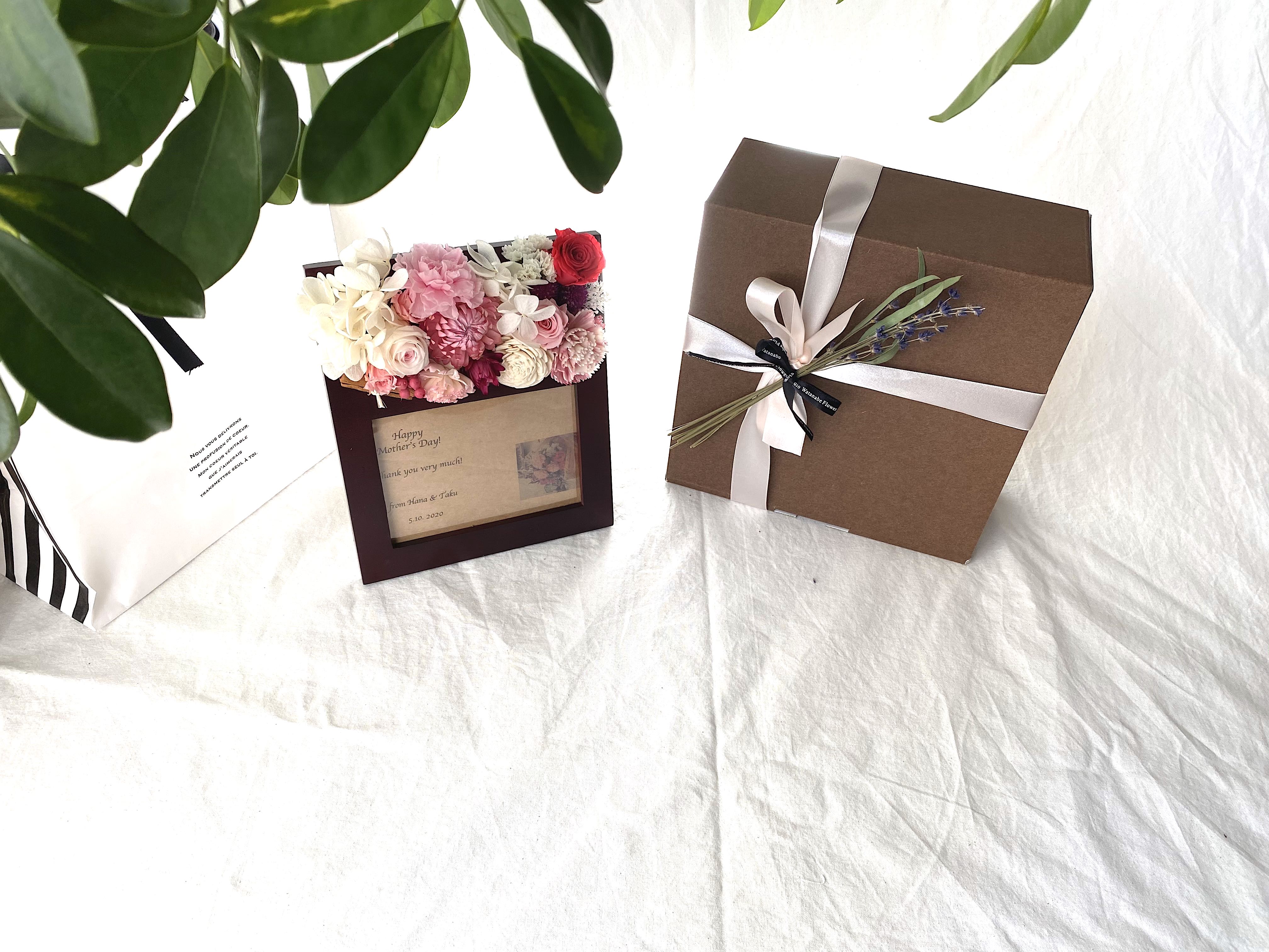 プリザローズとカーネーションのリース cm 母の日プレゼント ギフトラッピング無料 Iichi ハンドメイド クラフト作品 手仕事品の通販