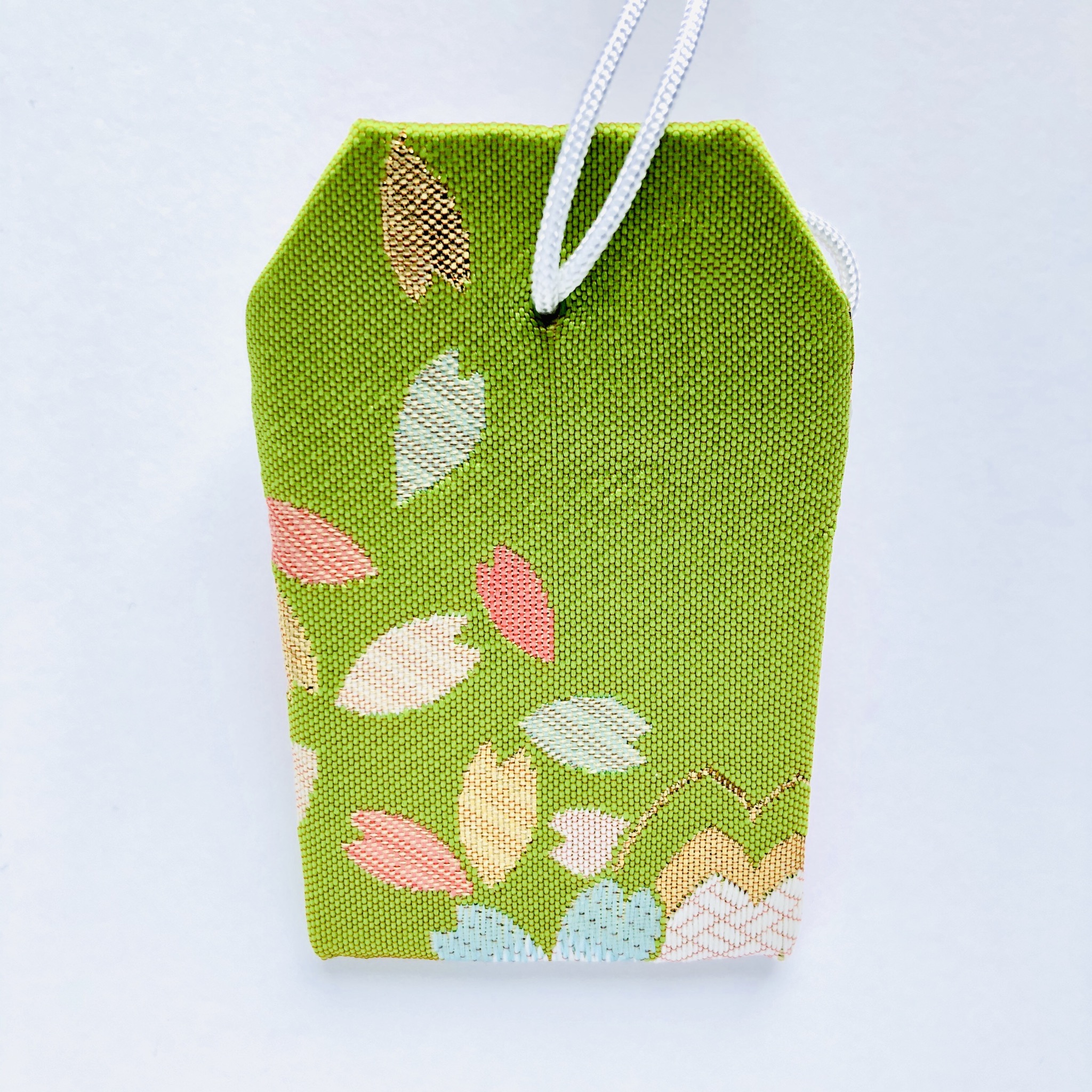 元巫女の花のお守り袋 萌桜 Iichi ハンドメイド クラフト作品 手仕事品の通販