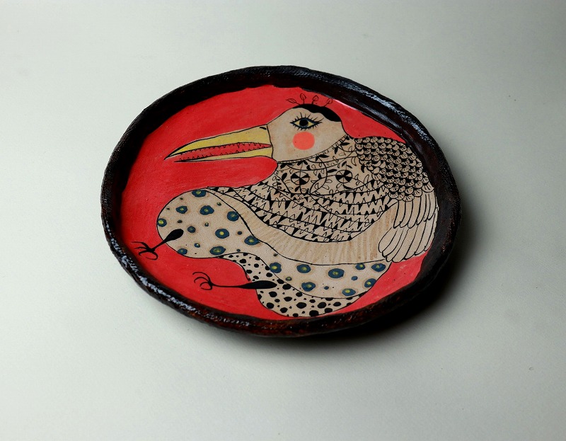 豊かな鳥の皿 瀬戸黒 色絵付け 鳥の器 赤い皿 かわいい食器