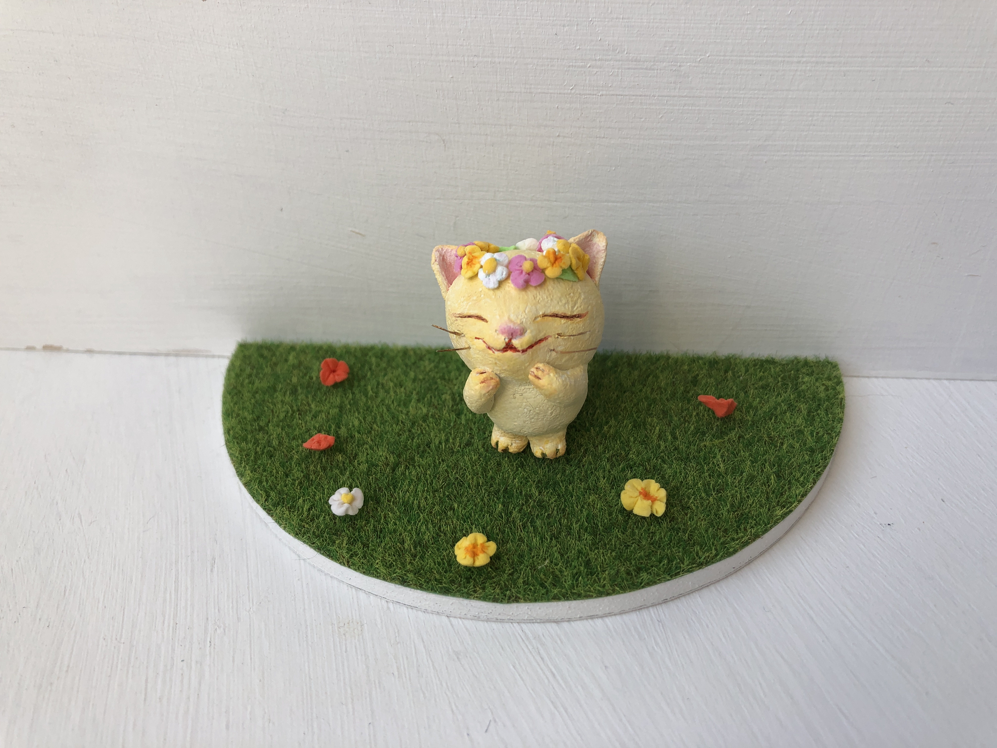 花かんむり猫さん クリーム色 Iichi ハンドメイド クラフト作品 手仕事品の通販