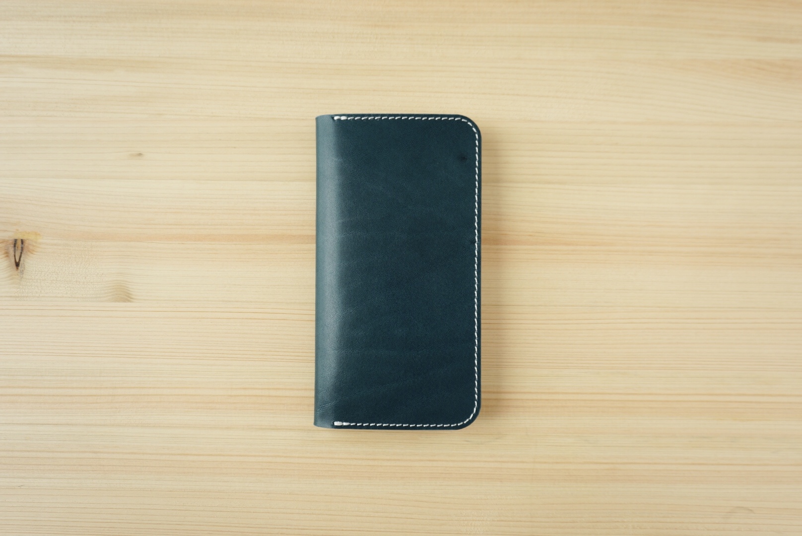 牛革 Iphone 11 カバー ヌメ革 レザーケース 手帳型 ネイビーカラー Iichi ハンドメイド クラフト作品 手仕事品の通販
