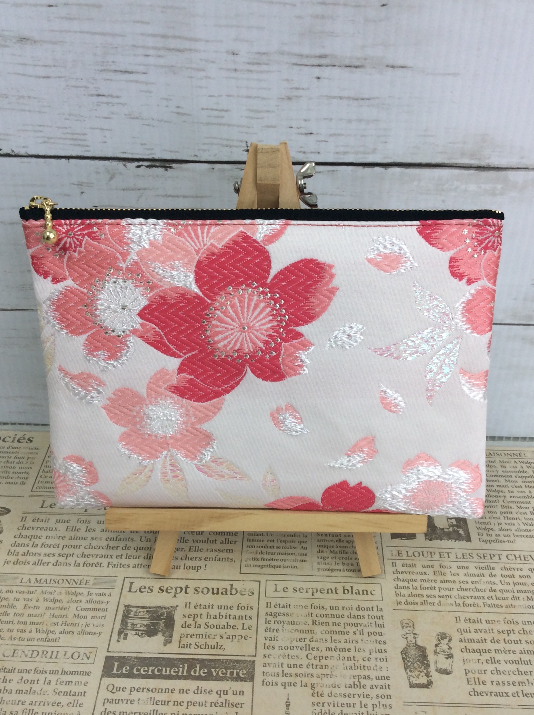 京都 西陣織 金襴の生地で仕立てた和柄のポーチ cmファスナー Lサイズ Iichi ハンドメイド クラフト作品 手仕事品の通販