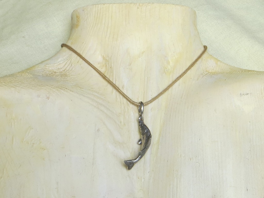 お魚シルバー シーバスペンダント  iichi ハンドメイド・クラフト作品 