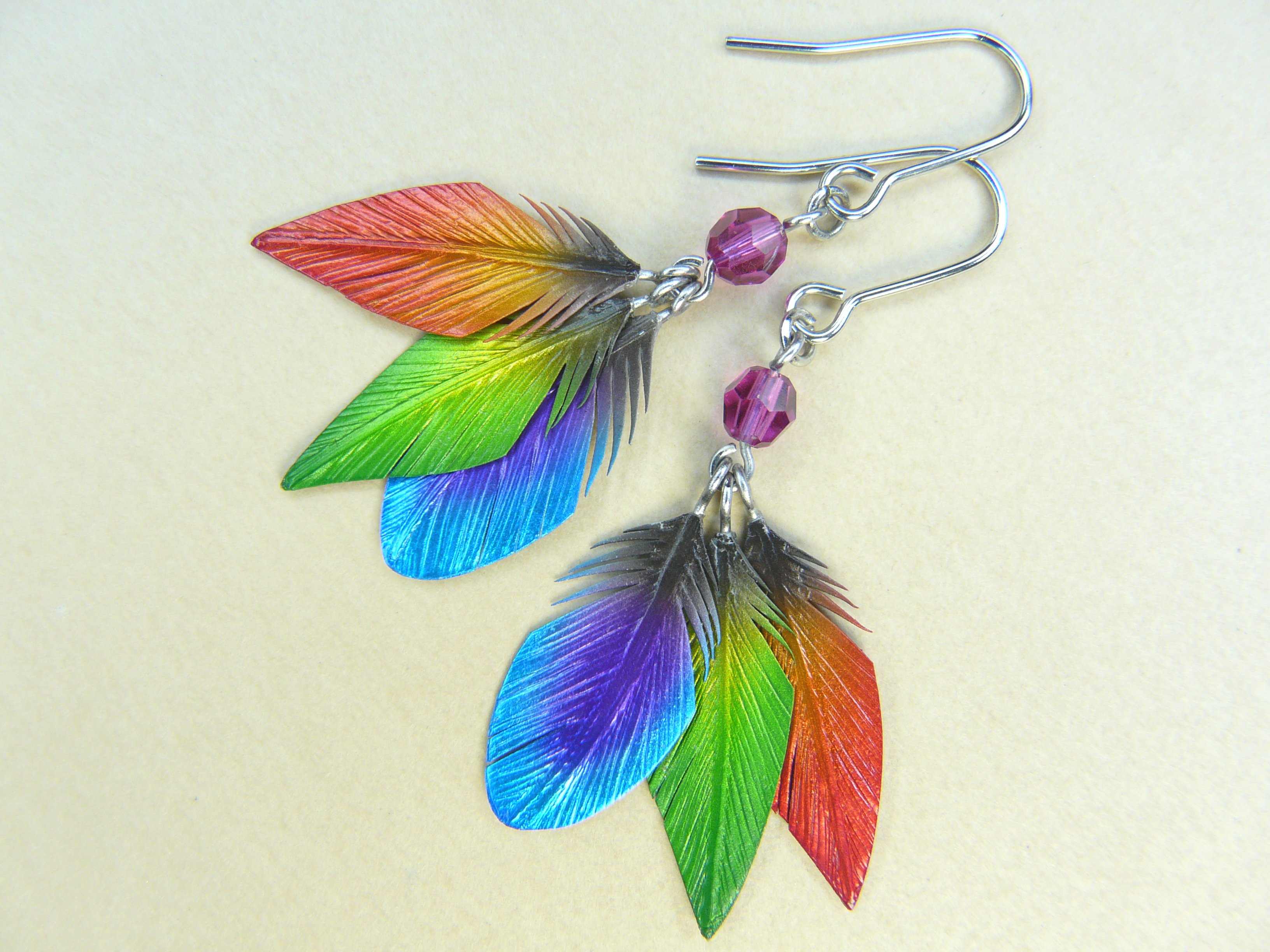 粘土の羽根飾り ニジキジ ピアス イヤリング ｎ小 B小 Mc小 Iichi ハンドメイド クラフト作品 手仕事品の通販