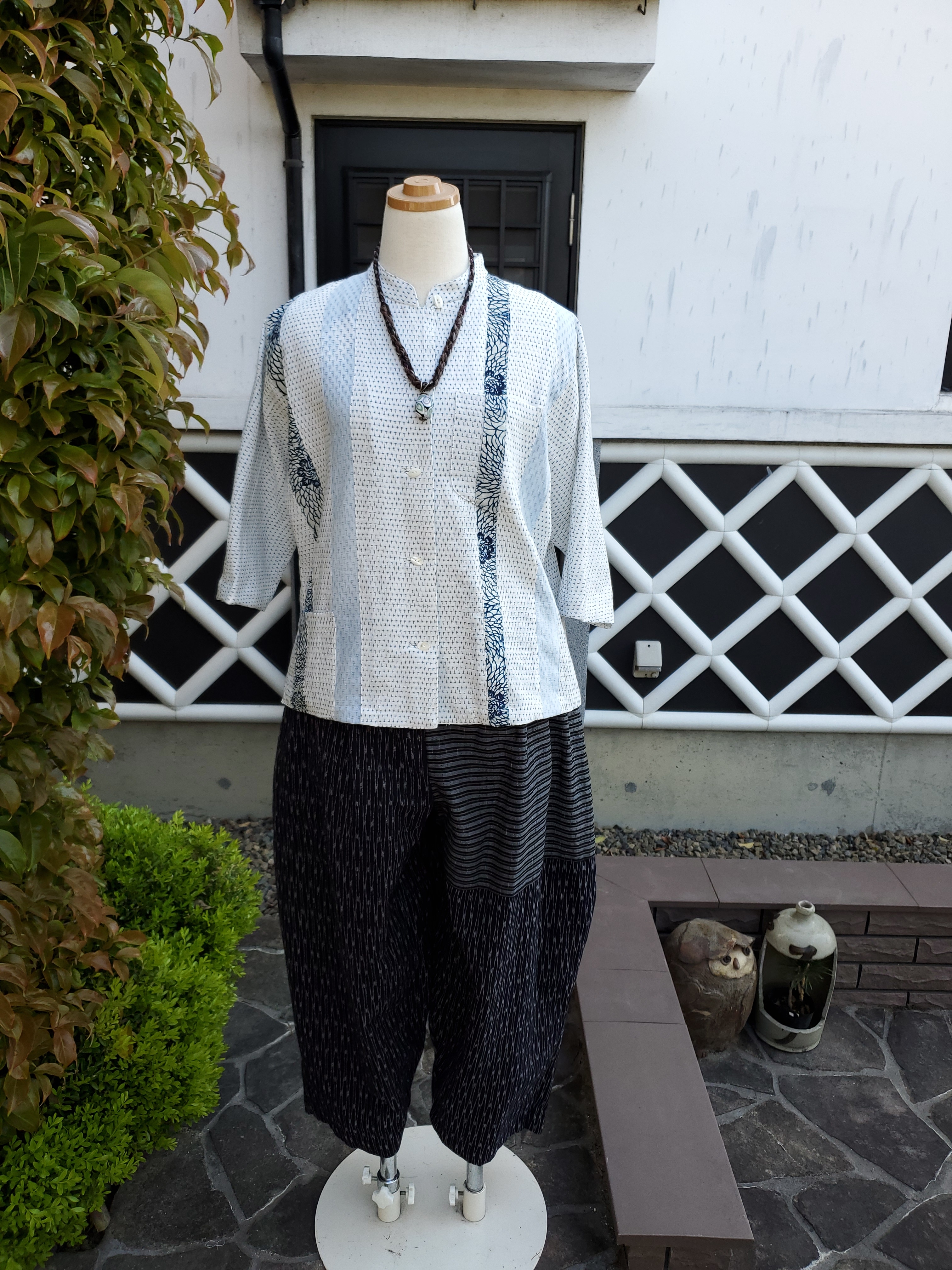 着物リメイク ハンドメイド 白 蚊絣 パッチ ブラウス Iichi ハンドメイド クラフト作品 手仕事品の通販