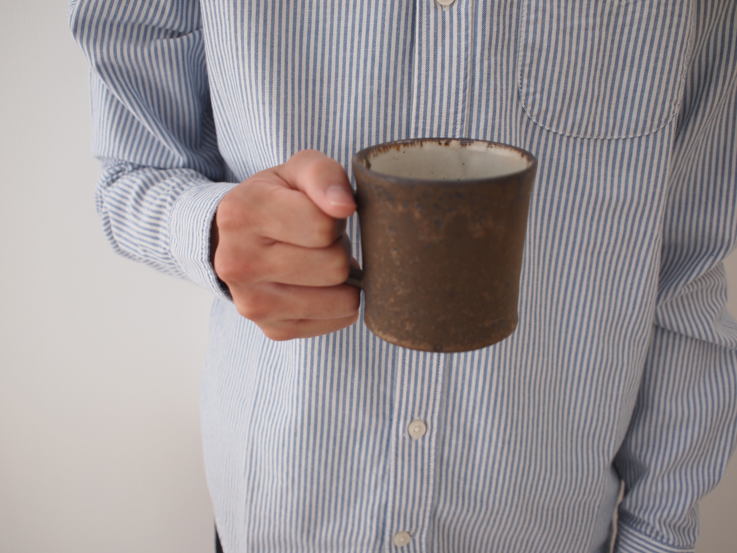 黒釉マグカップ 縦長 Iichi ハンドメイド クラフト作品 手仕事品の通販