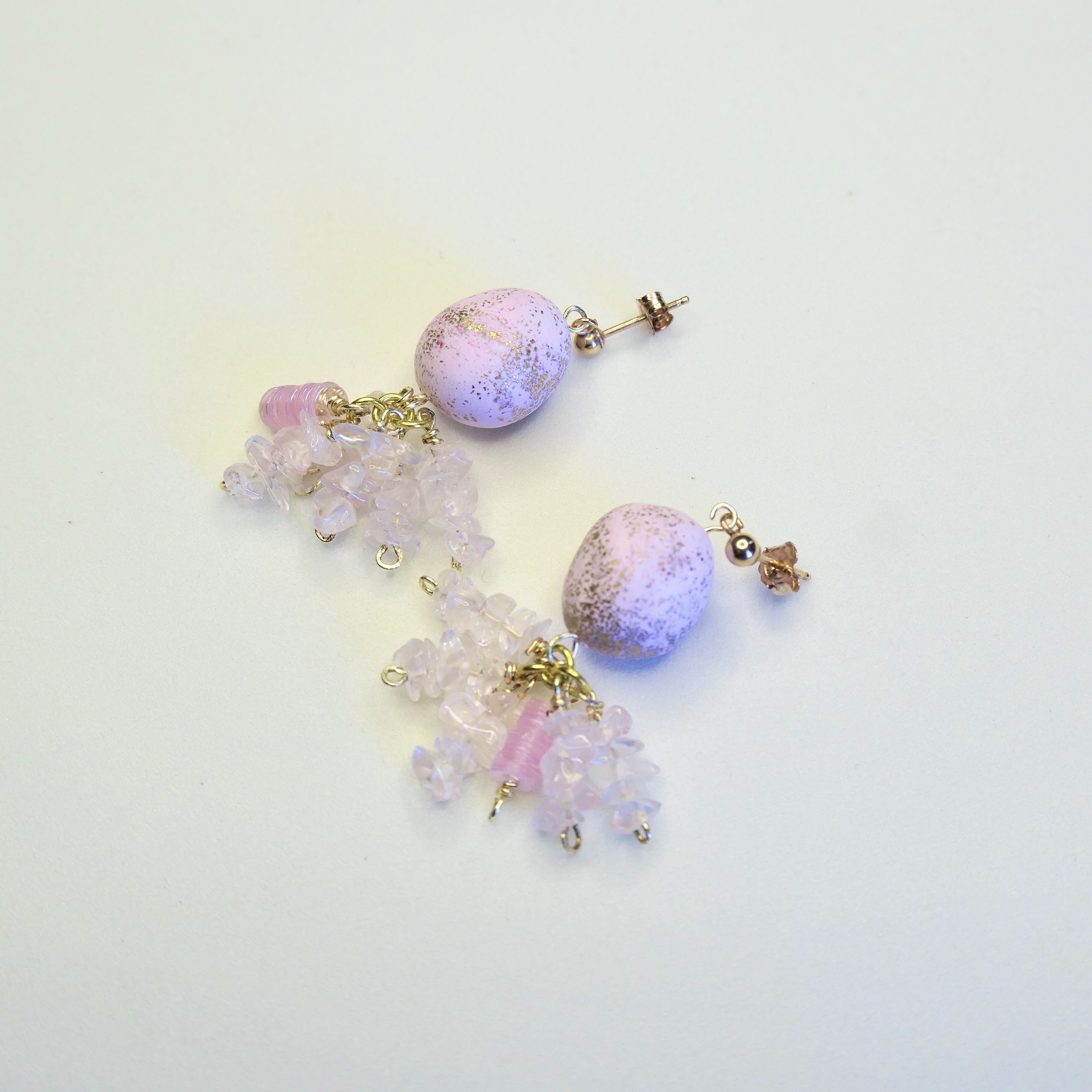 春色ピンクの手作りビーズで作ったネックレスとピアスのセット Iichi ハンドメイド クラフト作品 手仕事品の通販