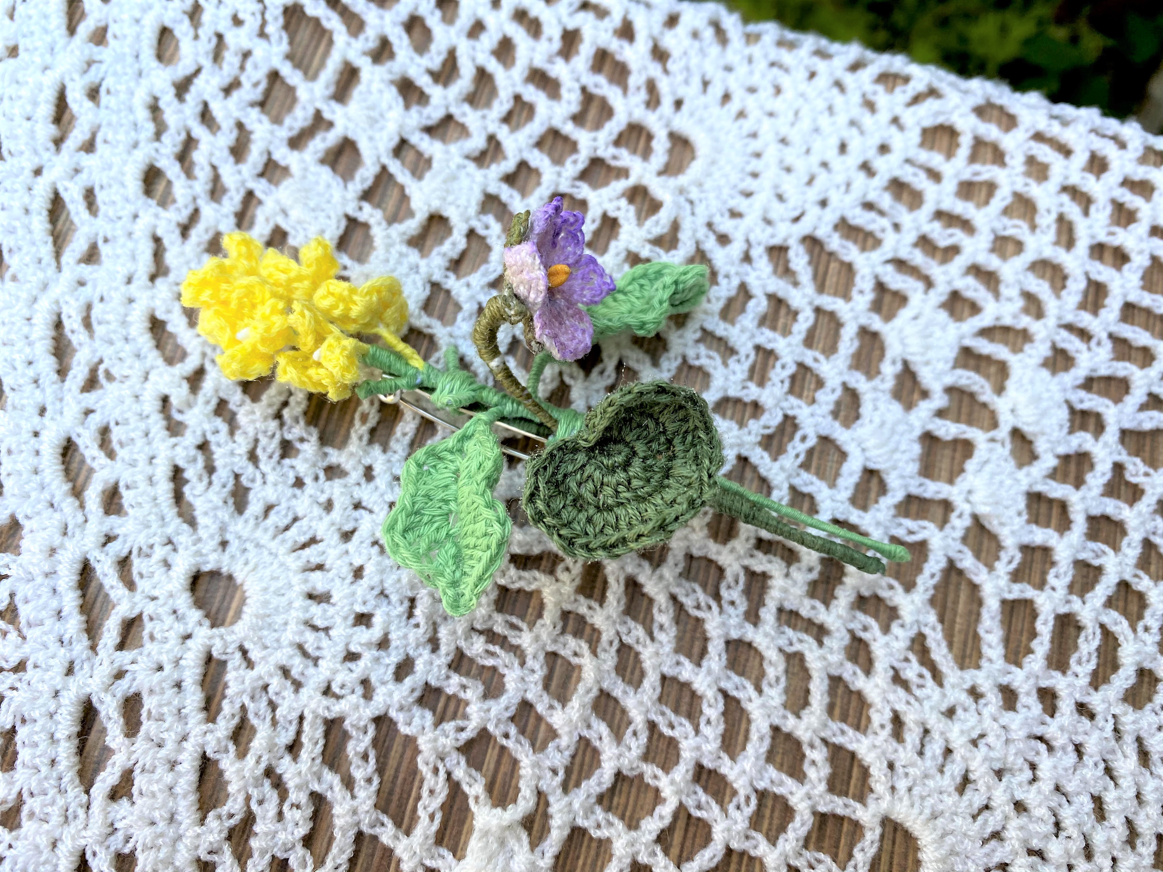 レースかぎ針編み 菜の花とニオイスミレのミニフラワー小さい花のブローチ コサージュ Iichi ハンドメイド クラフト作品 手仕事品の通販