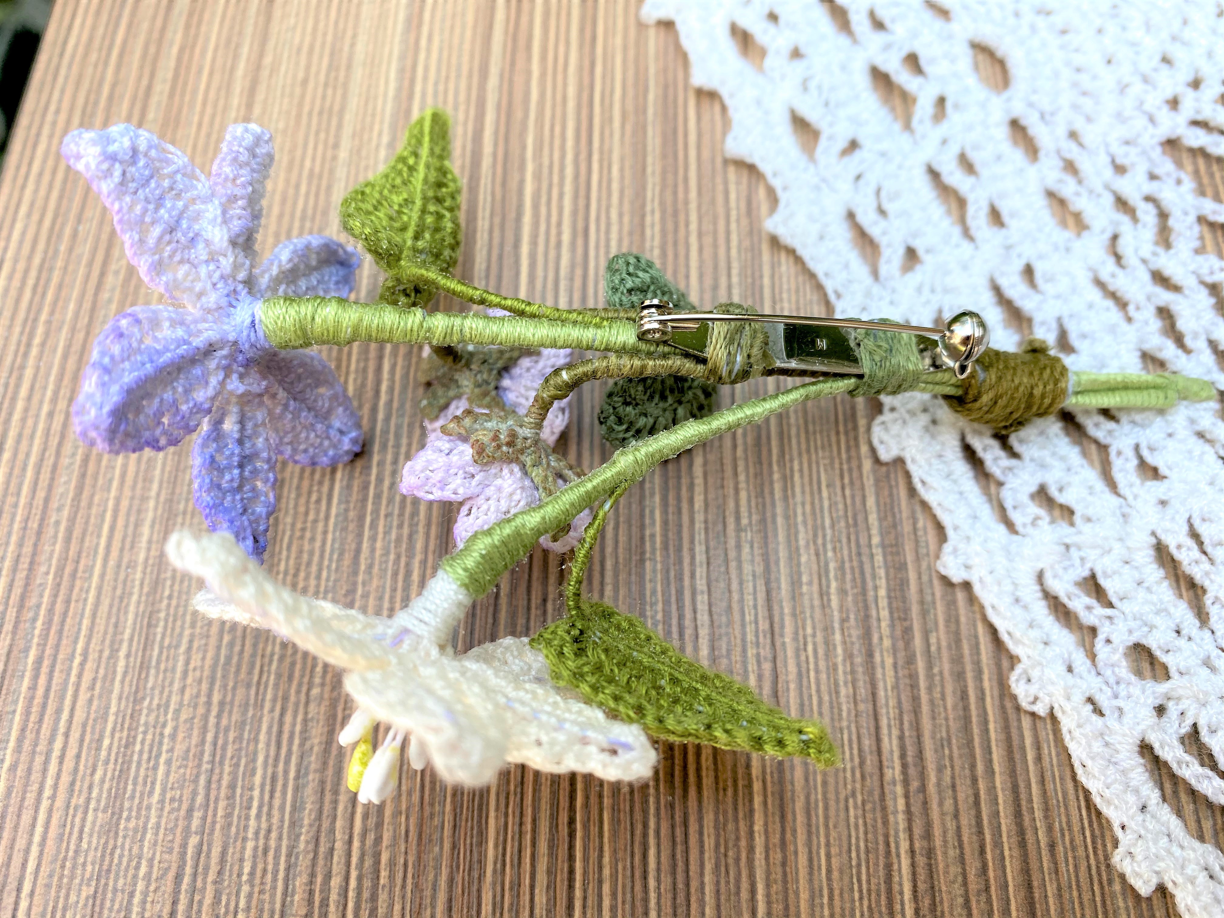 レースかぎ針編み クレマチスとニオイスミレのミニフラワー小さい花のブローチ コサージュ Iichi ハンドメイド クラフト作品 手仕事品の通販
