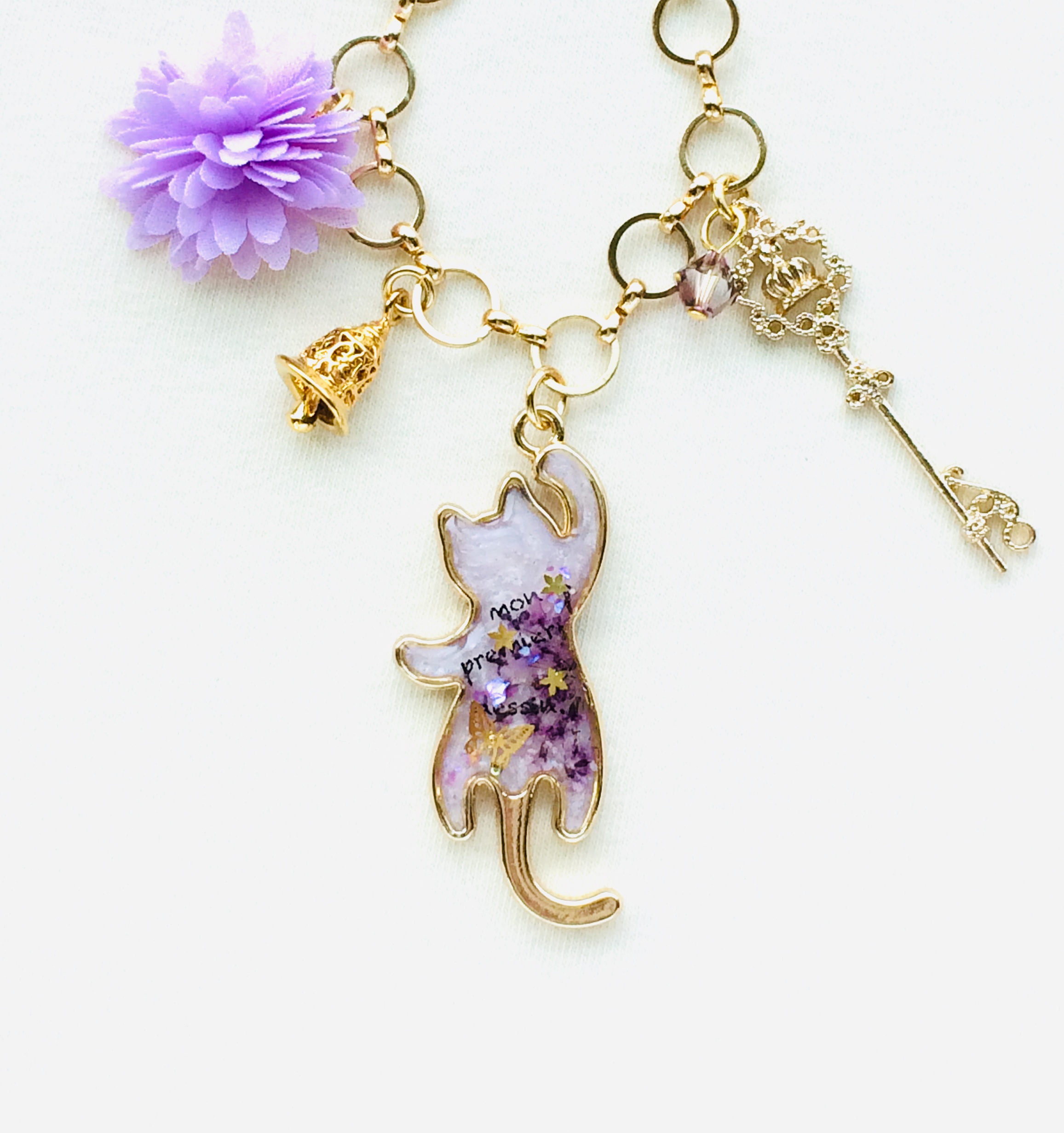 ぶらさがり猫バッグチャーム 神秘の鐘 Iichi ハンドメイド クラフト作品 手仕事品の通販 ぶらさがり猫バッグチャーム 神秘の鐘 Iichi ハンドメイド クラフト作品 手仕事品の通販