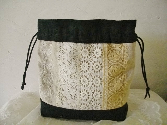 黒リネンとアンティークレース巾着ポーチ Iichi ハンドメイド クラフト作品 手仕事品の通販