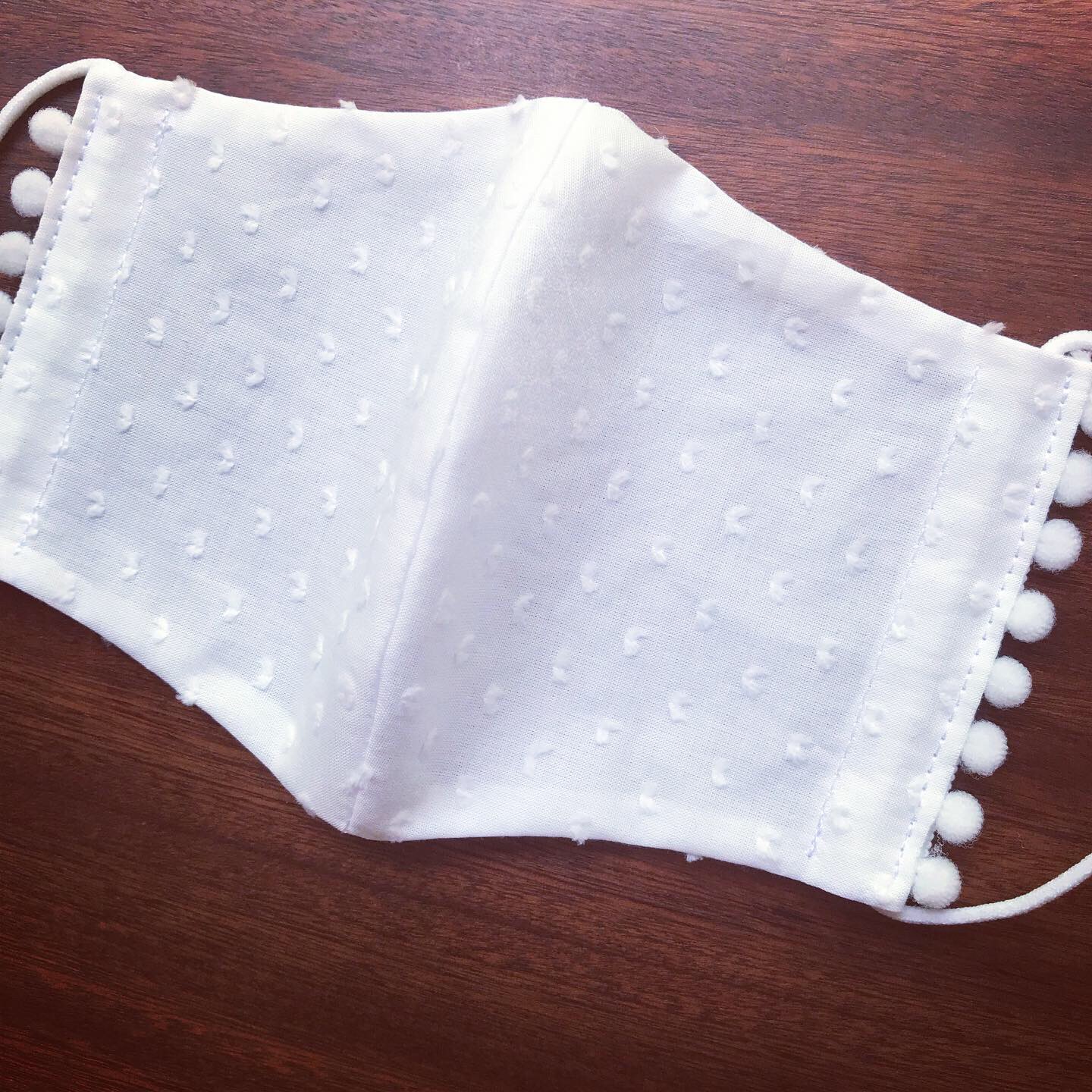 White無地だけどさりげなく可愛い 立体ガーゼマスク Iichi