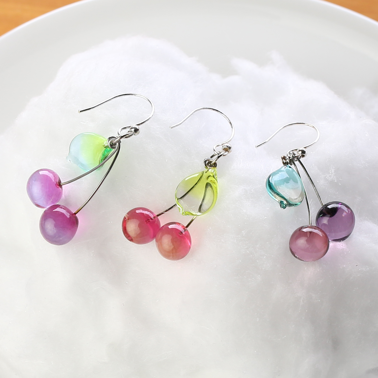 さくらんぼ ピアス モーブパープル 大人 かわいい 母の日 ガラス チェリー グラデーション Iichi ハンドメイド クラフト作品 手仕事品の通販