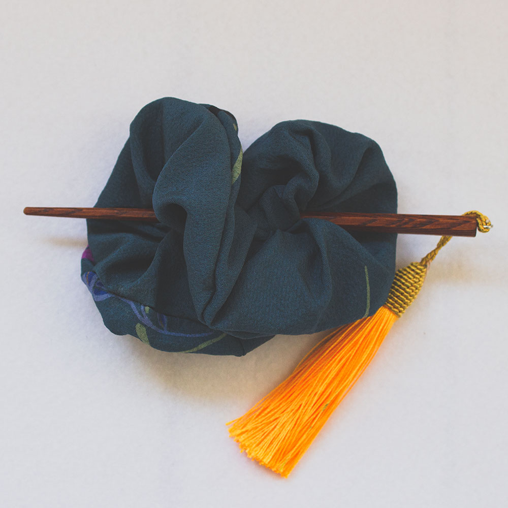 シュシュマジェステ お納戸色 Iichi ハンドメイド クラフト作品 手仕事品の通販