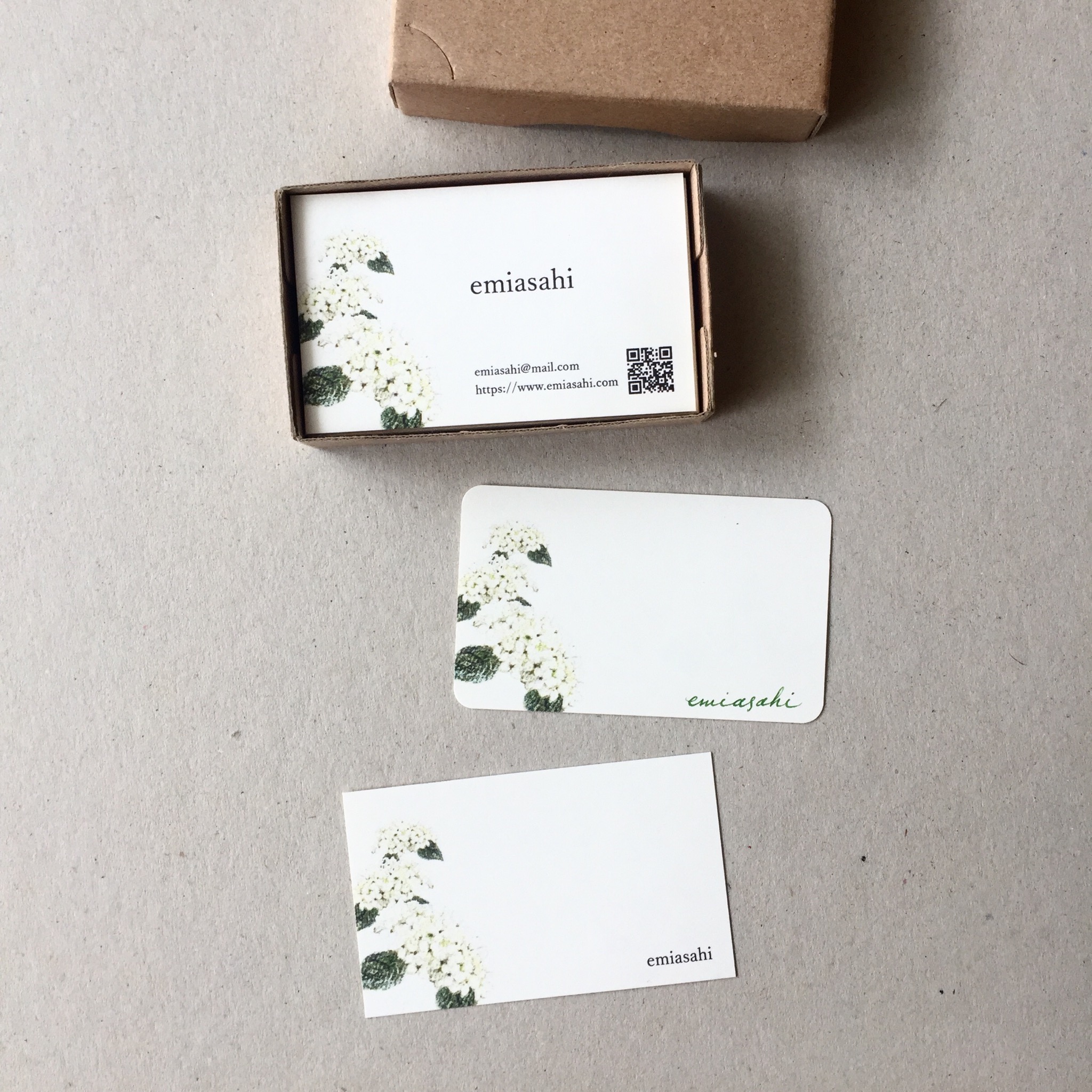 白い紫陽花の名刺 ショップカード メッセージカード アクセサリー台紙 50枚 Iichi ハンドメイド クラフト作品 手仕事品の通販