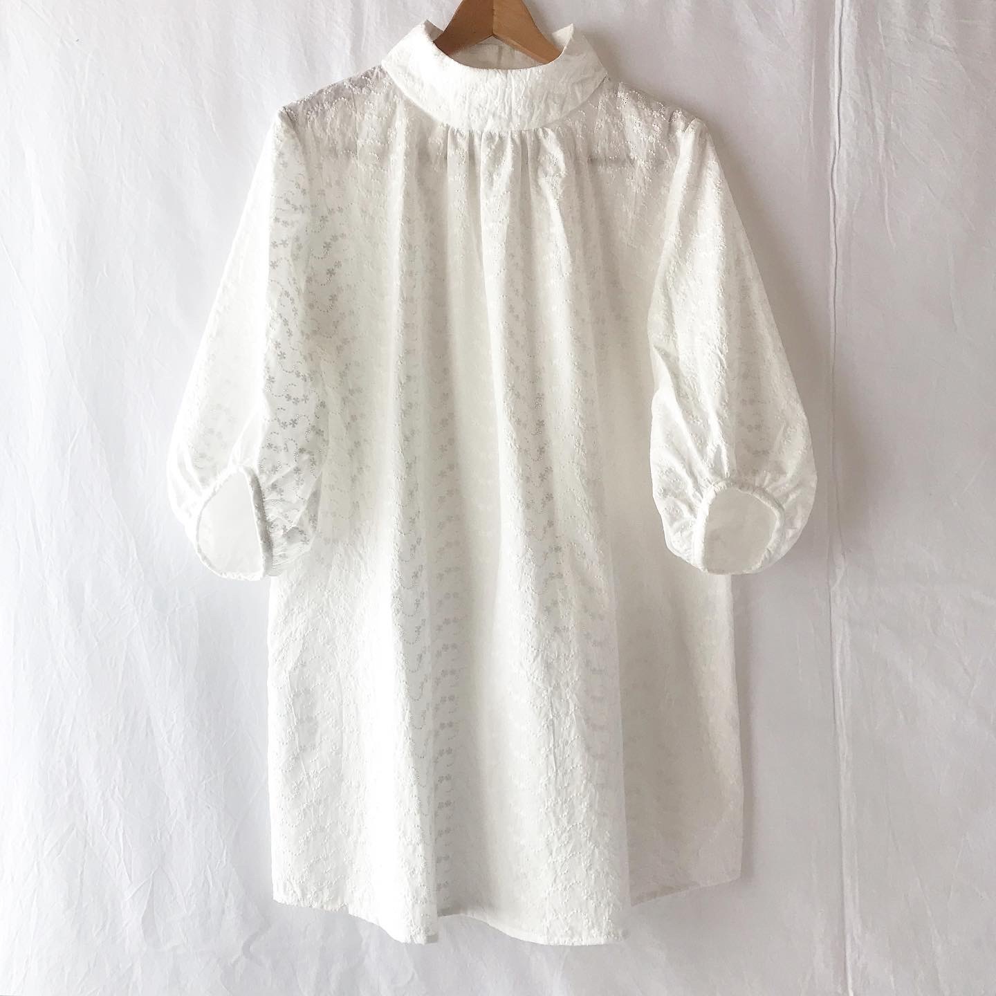 清らか華やかなロマネチュニック オフホワイト 花リボンレース Iichi ハンドメイド クラフト作品 手仕事品の通販