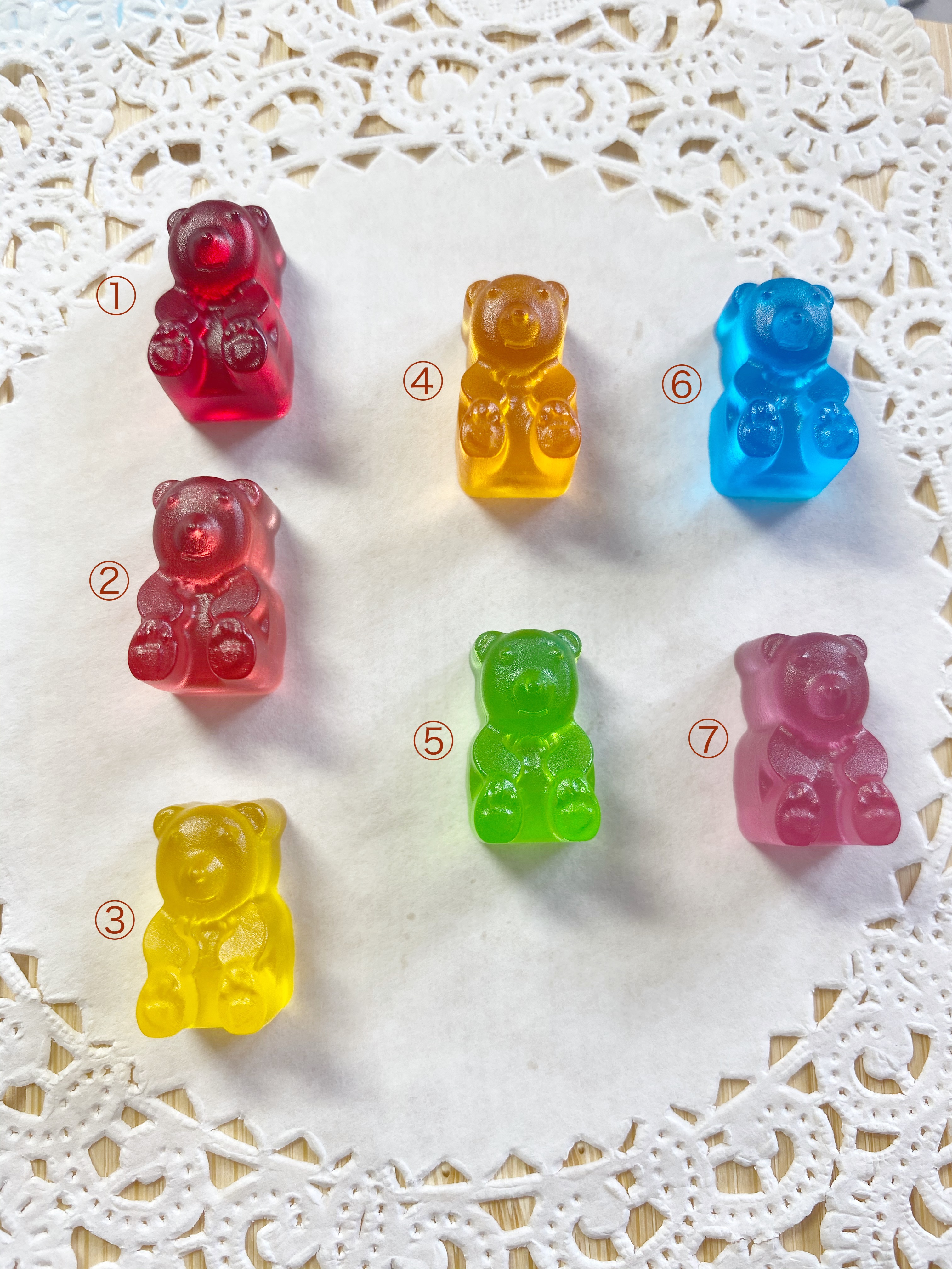 お好きなカラーで 彩りくまグミキーホルダー Iichi ハンドメイド クラフト作品 手仕事品の通販