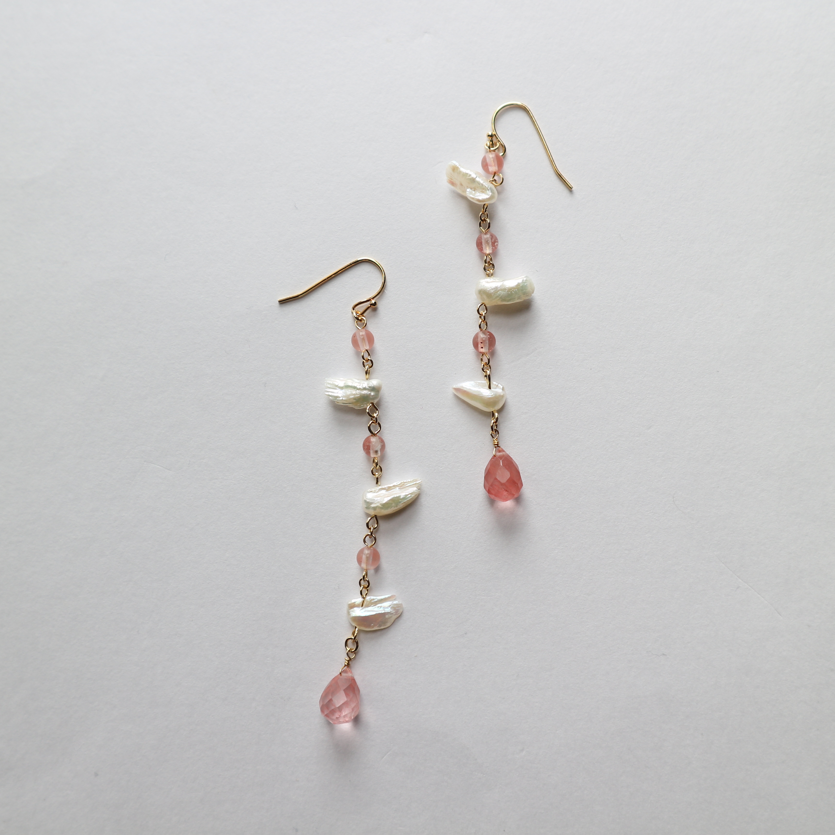天使の羽とチェリークォーツのピアス イヤリング Iichi ハンドメイド クラフト作品 手仕事品の通販