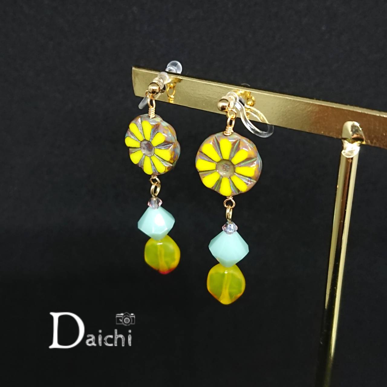 ひまわりが可愛い イヤリング ノンホールピアス ピアス スワロフスキー 夏 花 揺れる イエロー ミントグリーン D 0566 Iichi ハンドメイド クラフト作品 手仕事品の通販