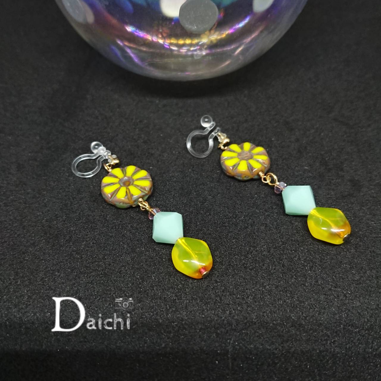 ひまわりが可愛い イヤリング ノンホールピアス ピアス スワロフスキー 夏 花 揺れる イエロー ミントグリーン D 0566 Iichi ハンドメイド クラフト作品 手仕事品の通販
