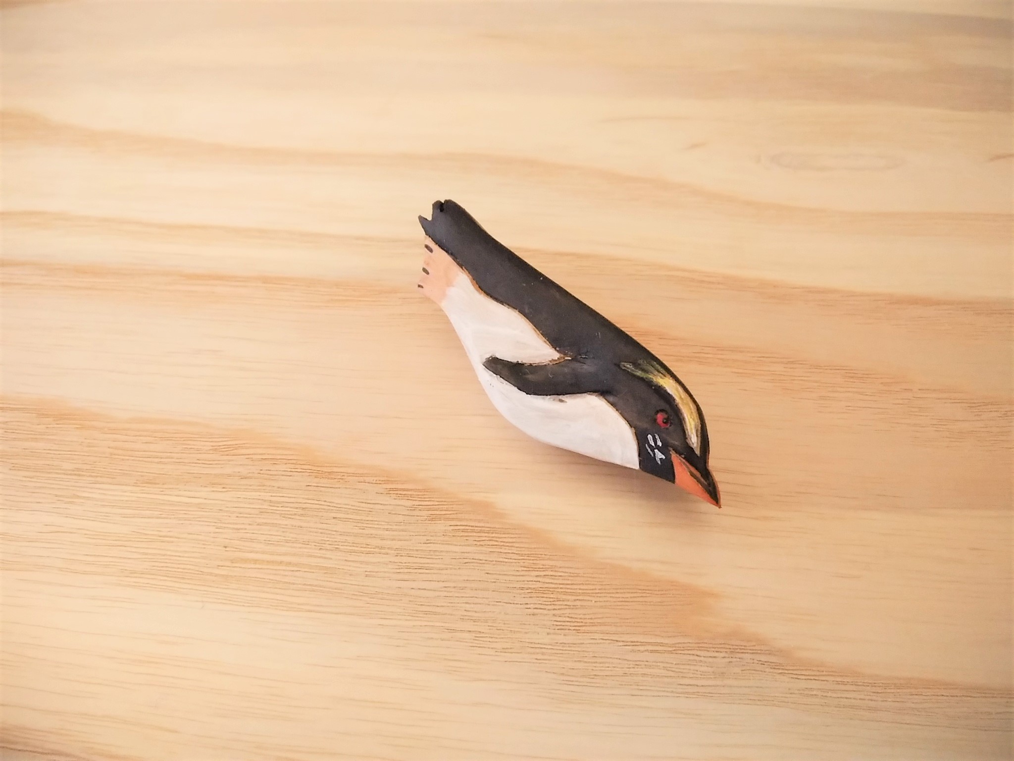 木彫りブローチ フィヨルドランドペンギン Iichi ハンドメイド クラフト作品 手仕事品の通販