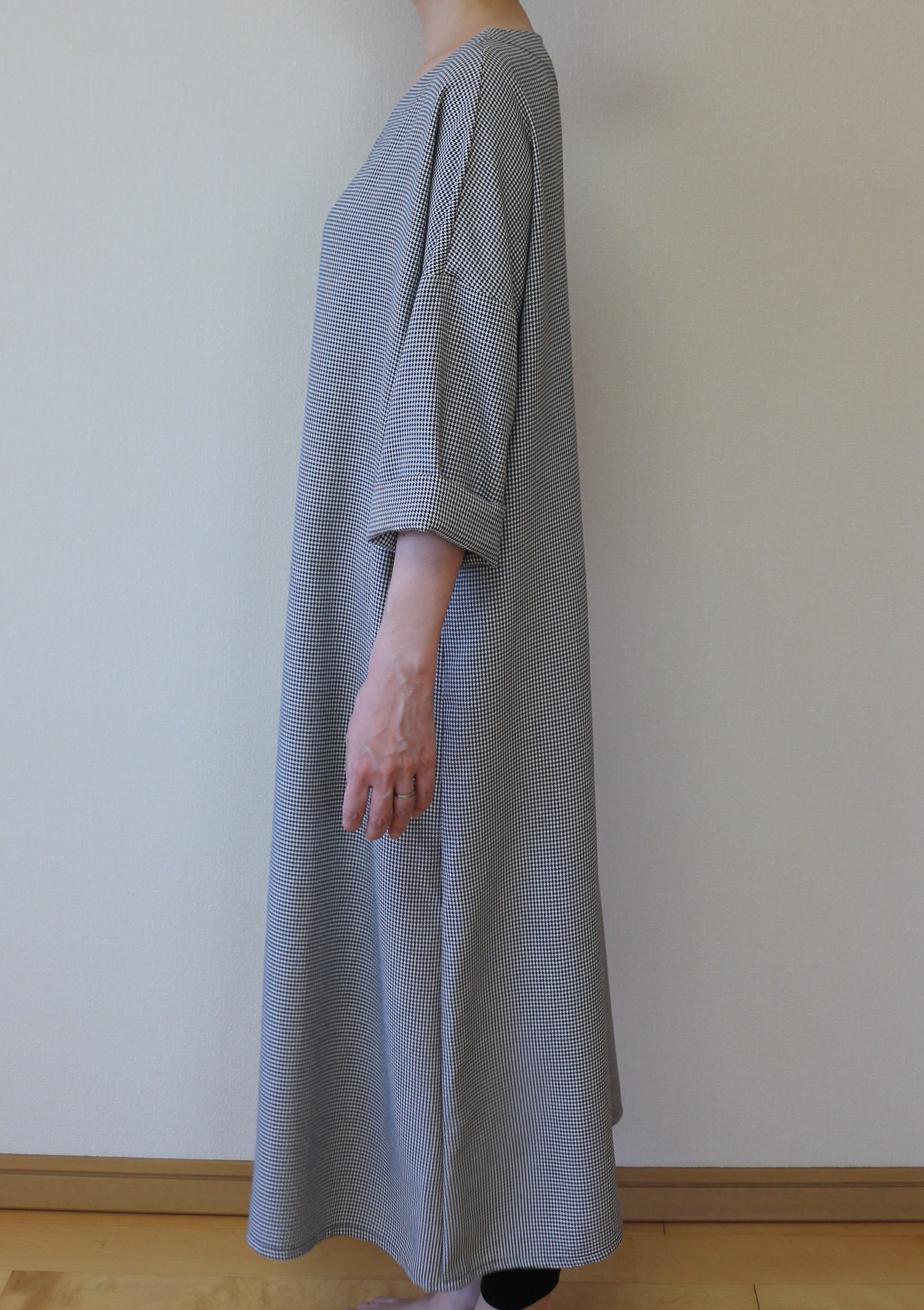 とろみワンピース Vネック シックな千鳥 Iichi ハンドメイド クラフト作品 手仕事品の通販