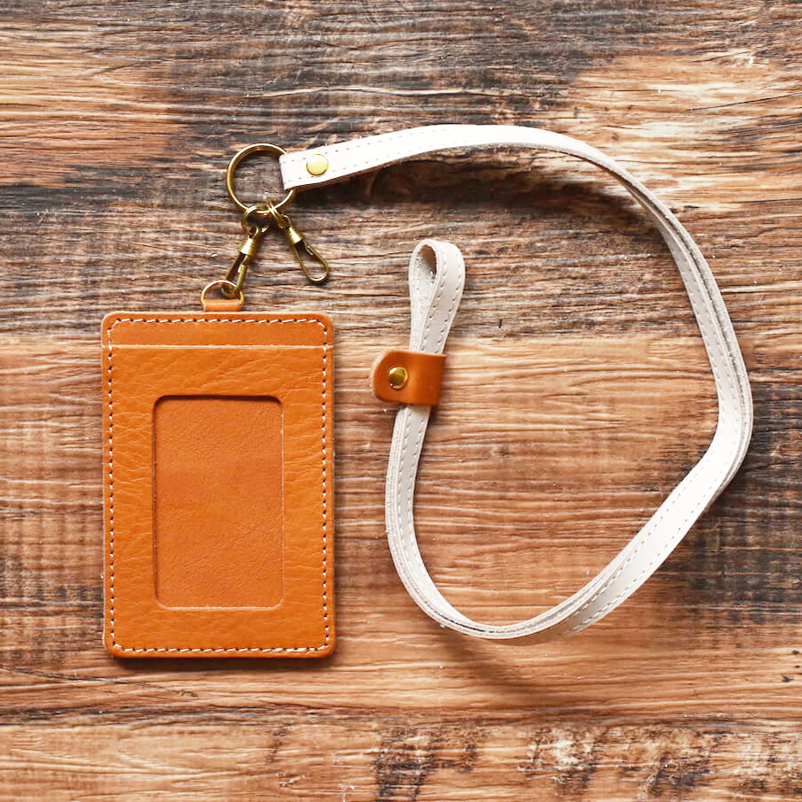 新作商品 シンプルな革のパスケース カードケース ツートンカラー