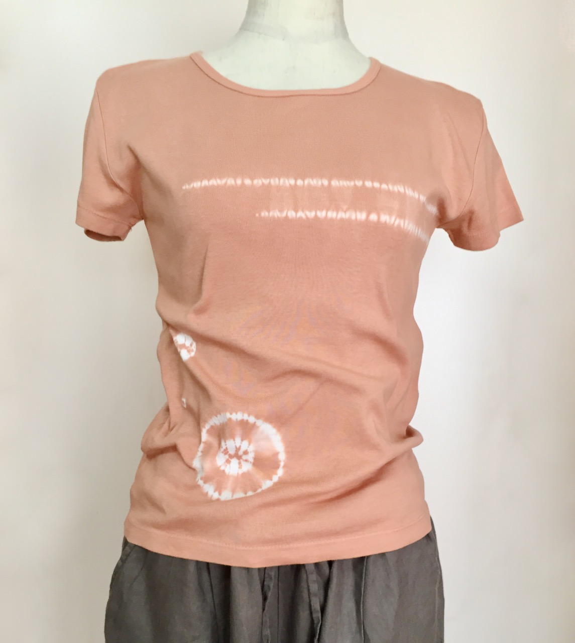 絞り染 Tシャツ サーモンピンク Iichi ハンドメイド クラフト作品 手仕事品の通販