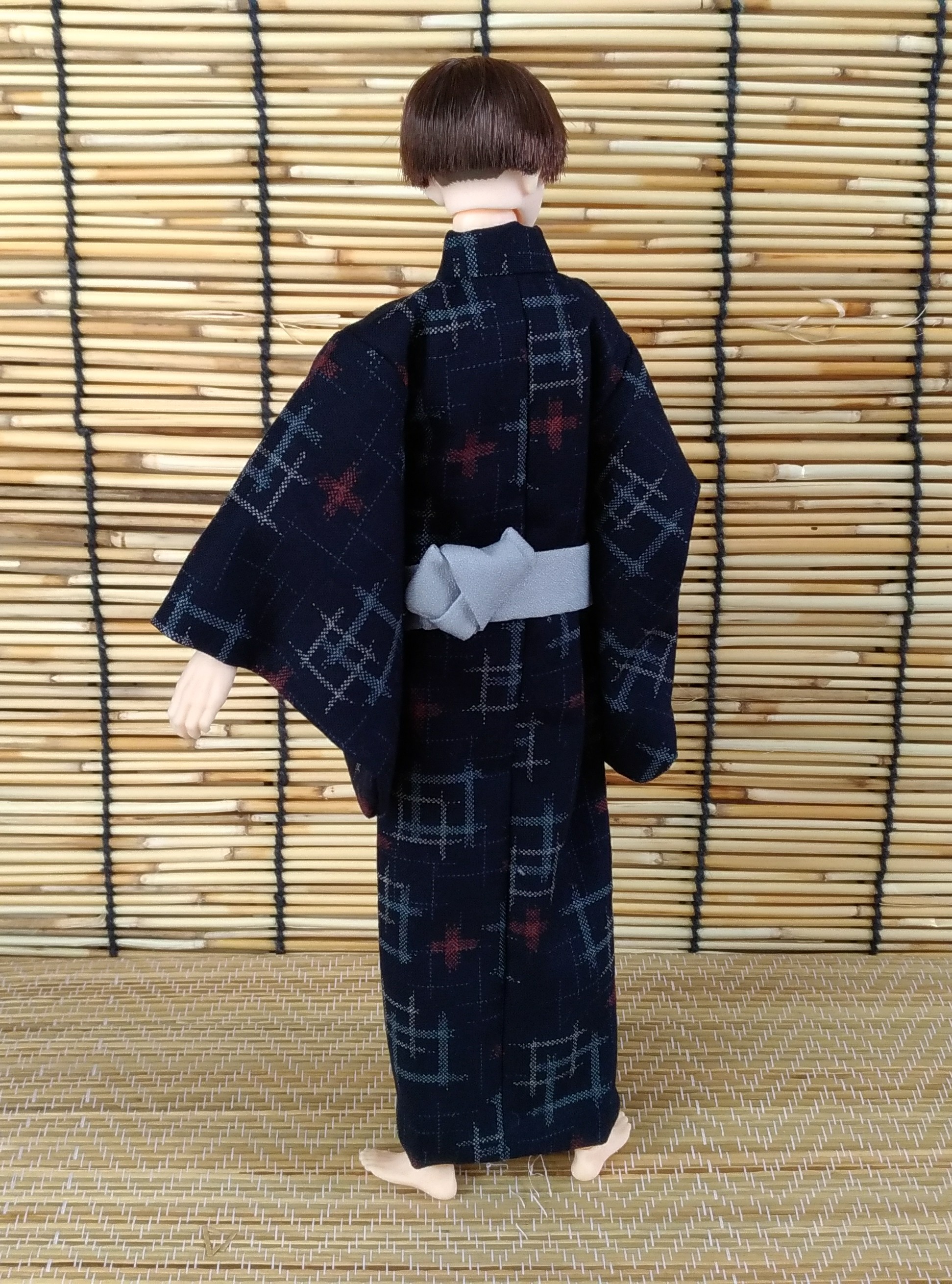 井桁の浴衣 濃紺 28cm男子ドール浴衣 Iichi ハンドメイド クラフト作品 手仕事品の通販
