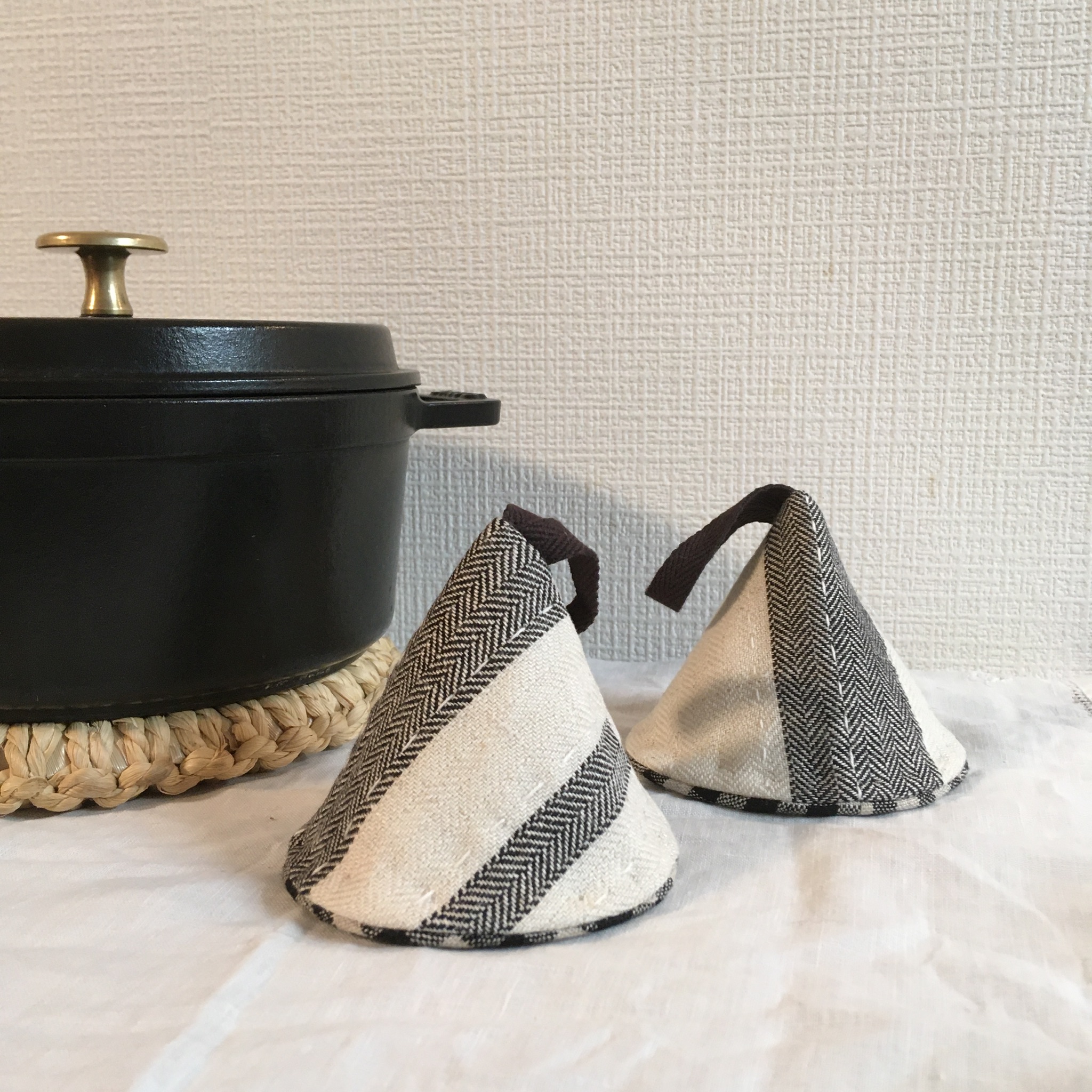 Cone Pot Holder アイボリー ネイビー 2個set Iichi ハンドメイド クラフト作品 手仕事品の通販