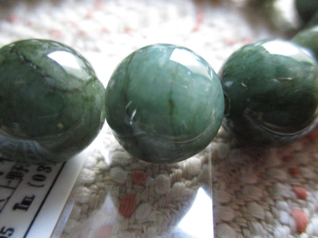 深く濃い緑の天然色 鑑別済 無処理珠ミャンマー翡翠のみでお繋ぎしましたブレスレット Iichi ハンドメイド クラフト作品 手仕事品の通販
