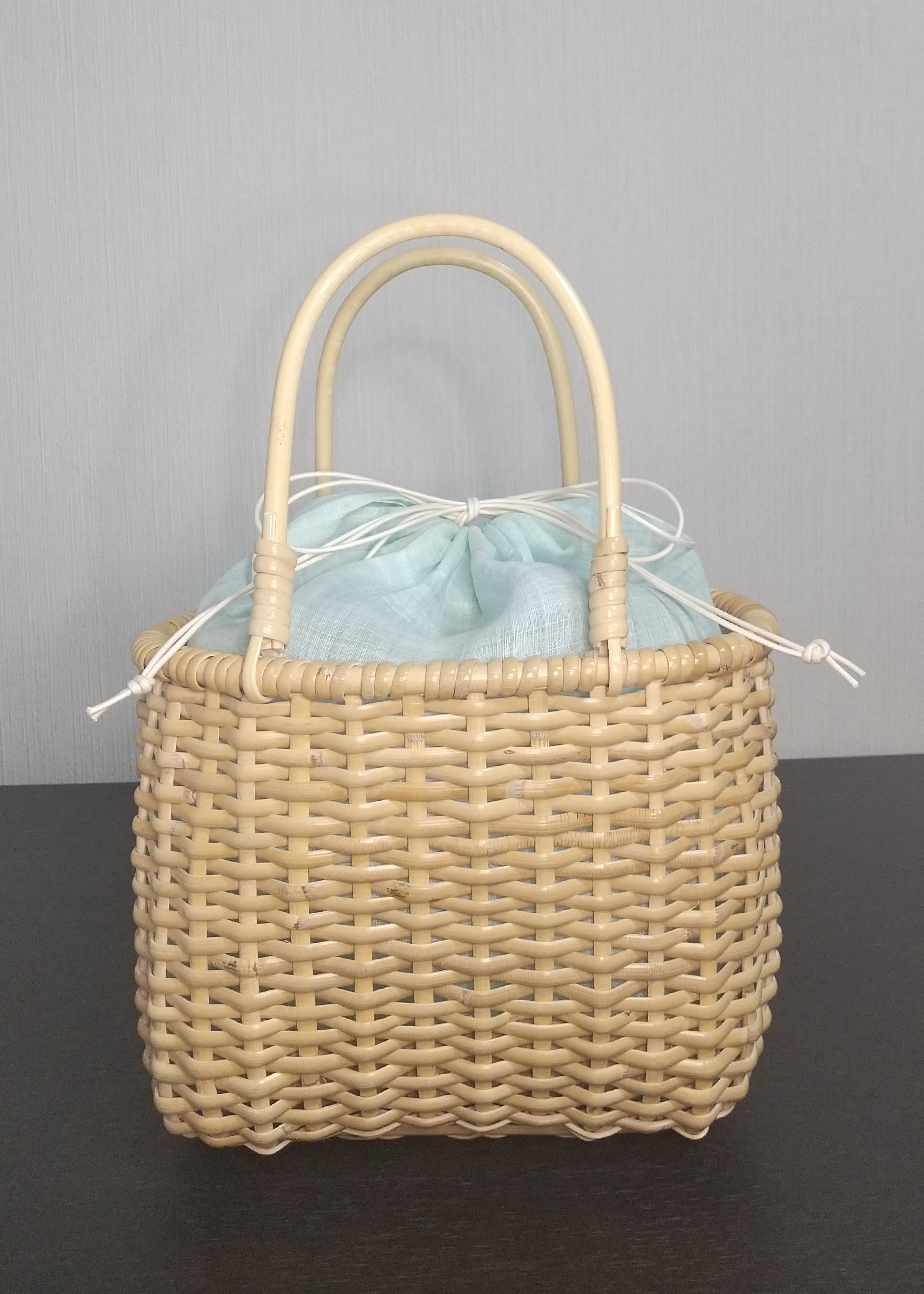 皮籐のかごバッグ 内巾着袋 薄いミントグリーン Iichi ハンドメイド クラフト作品 手仕事品の通販