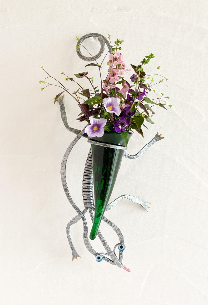 トカゲの壁掛け花器 Iichi ハンドメイド クラフト作品 手仕事品の通販