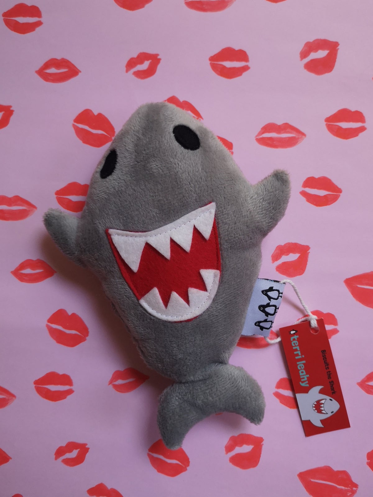 サメ 音が鳴る ぬいぐるみ Iichi ハンドメイド クラフト作品 手仕事品の通販