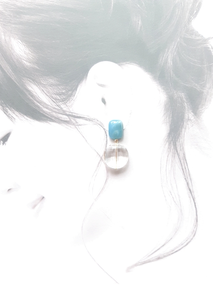 透明感で差をつける 空色 クリア 大ぶりピアス イヤリングc Iichi ハンドメイド クラフト作品 手仕事品の通販