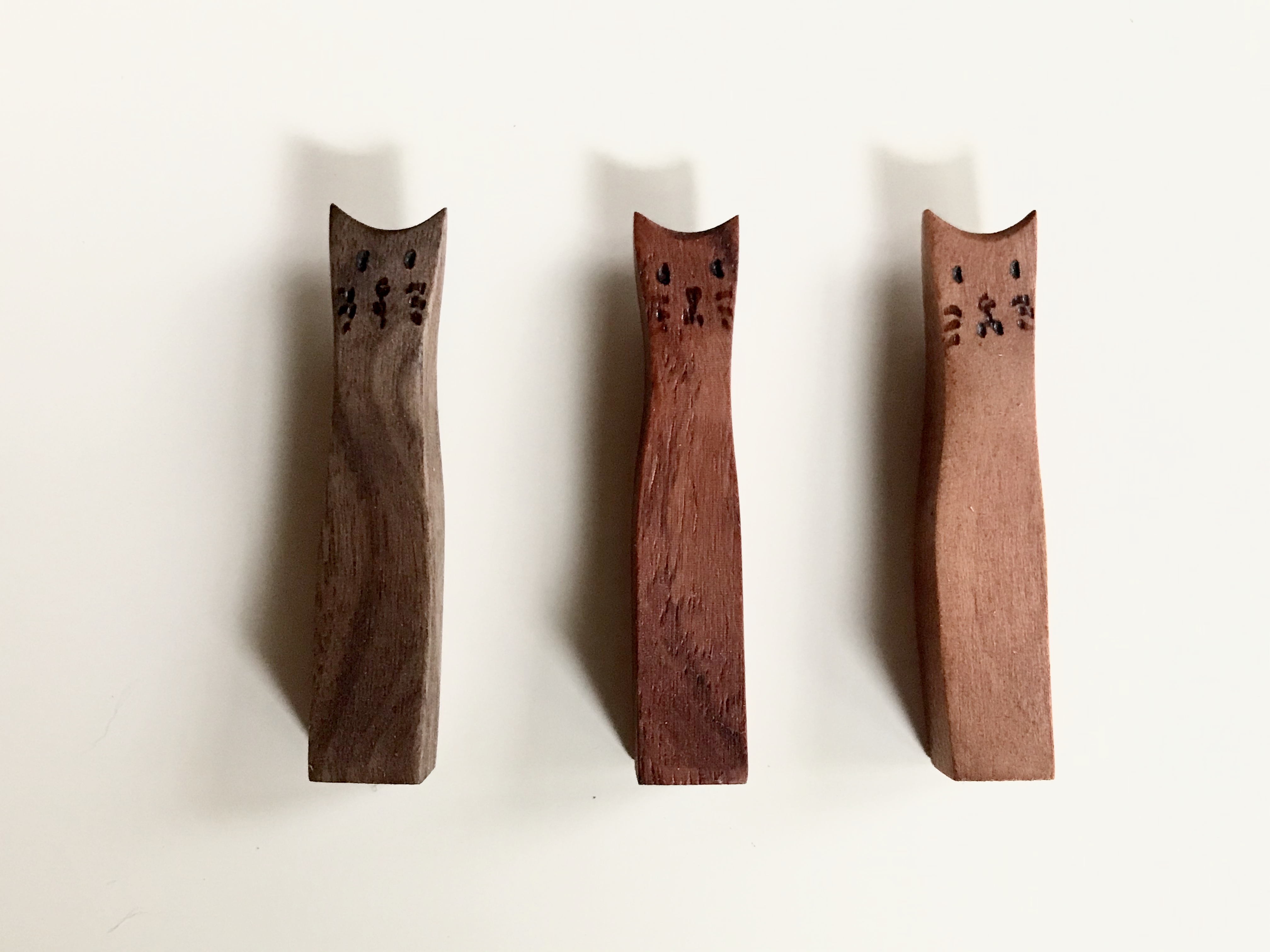 猫の箸置き3個セット 置き物にもなります。猫背が特徴 | iichi ハンドメイド・クラフト作品・手仕事品の通販