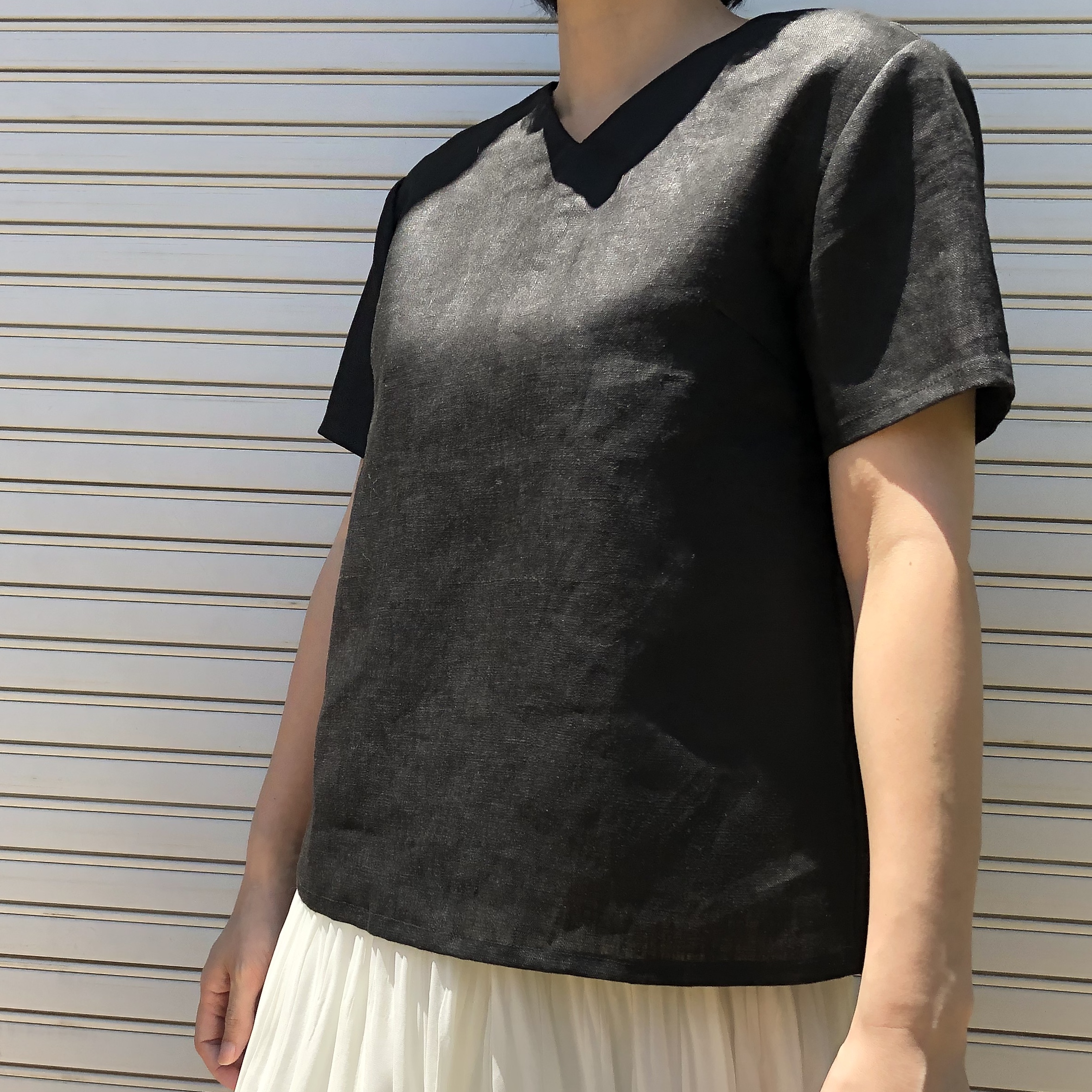 リネン100 涼しい体型カバーtブラウス 黒 Vネック 半袖 Iichi ハンドメイド クラフト作品 手仕事品の通販
