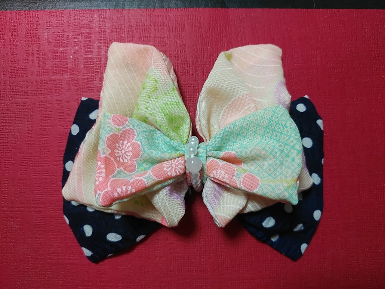 星花折り羽根 ドットのバレッタ Iichi ハンドメイド クラフト作品 手仕事品の通販