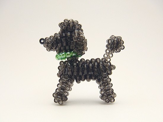 プードル ラムクリップ のビーズブローチ 立ち Iichi ハンドメイド クラフト作品 手仕事品の通販