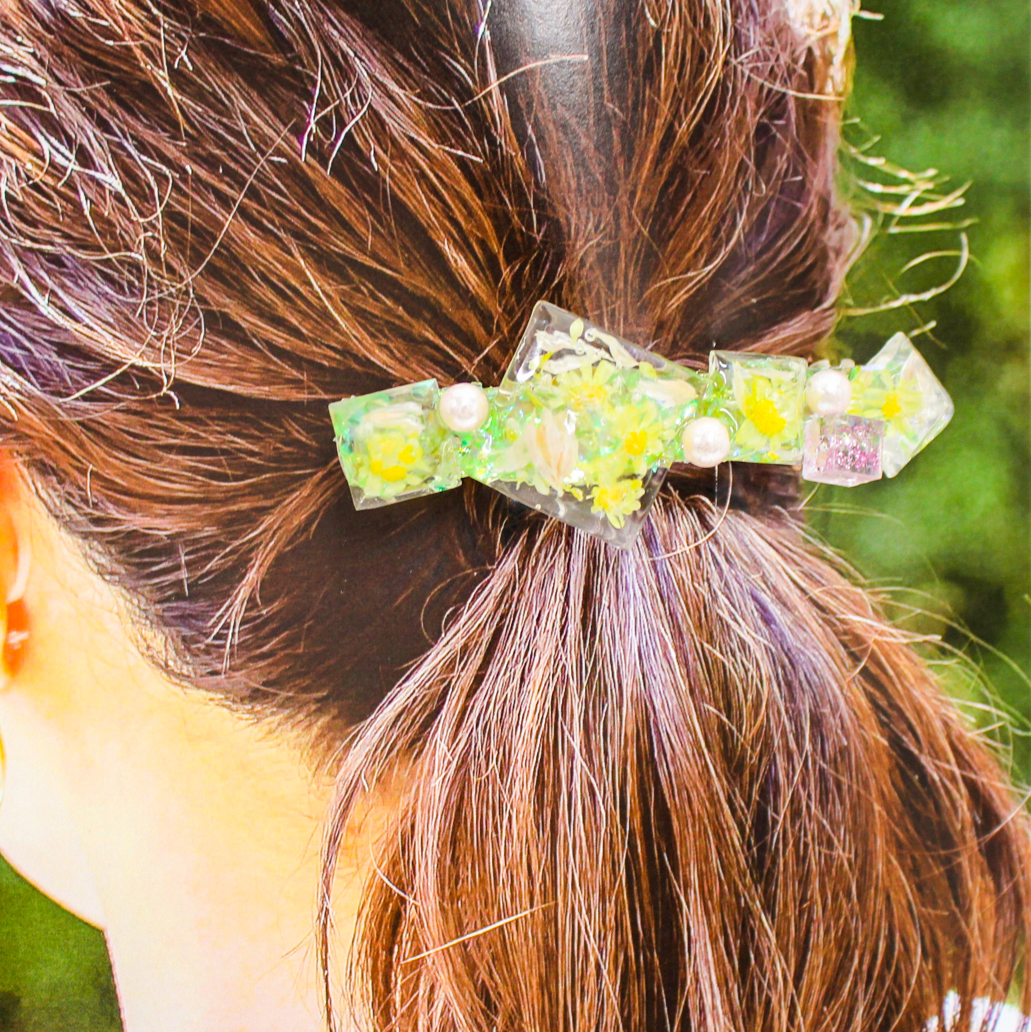 送料無料 夏にピッタリ かわいらしい花とパールのバレッタ Iichi ハンドメイド クラフト作品 手仕事品の通販