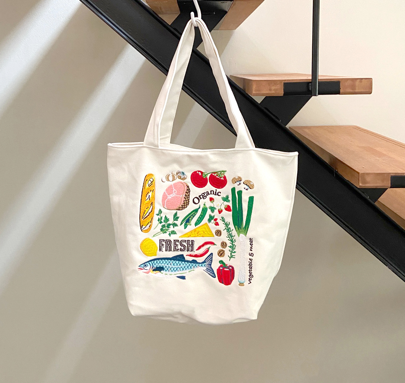 野菜たっぷり 刺繍エコ トートバッグ Iichi ハンドメイド クラフト作品 手仕事品の通販