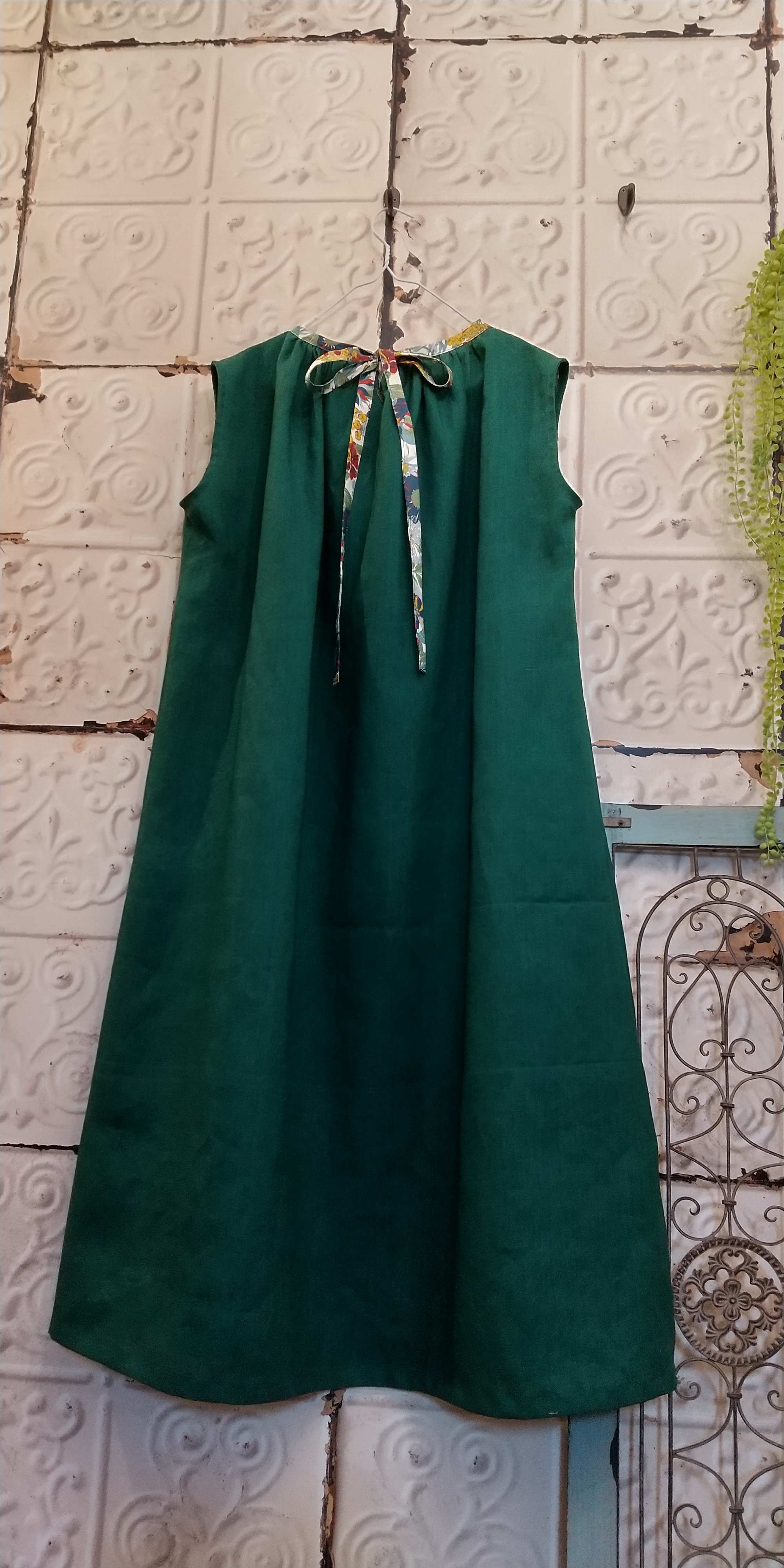 素敵なグリーンにリバティのリネンたっぷりマキシ丈ワンピース Iichi ハンドメイド クラフト作品 手仕事品の通販