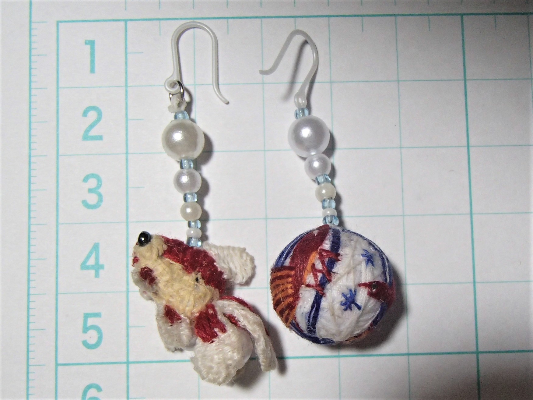3D手刺繍金魚と手毬金魚のピアス | iichi ハンドメイド・クラフト作品 