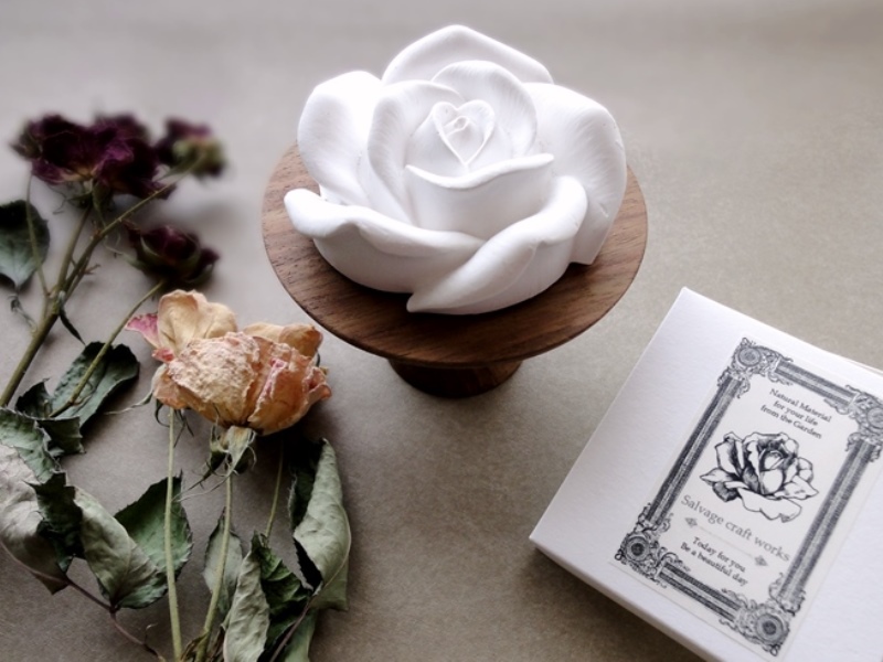 アロマストーン 女王の薔薇 6種類から香りが選べる Iichi ハンドメイド クラフト作品 手仕事品の通販