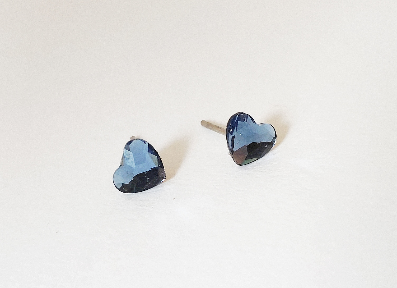 スワロフスキー デニムブルー 青 ハートの ピアス ６ 夏 青色 ブルー Iichi ハンドメイド クラフト作品 手仕事品の通販