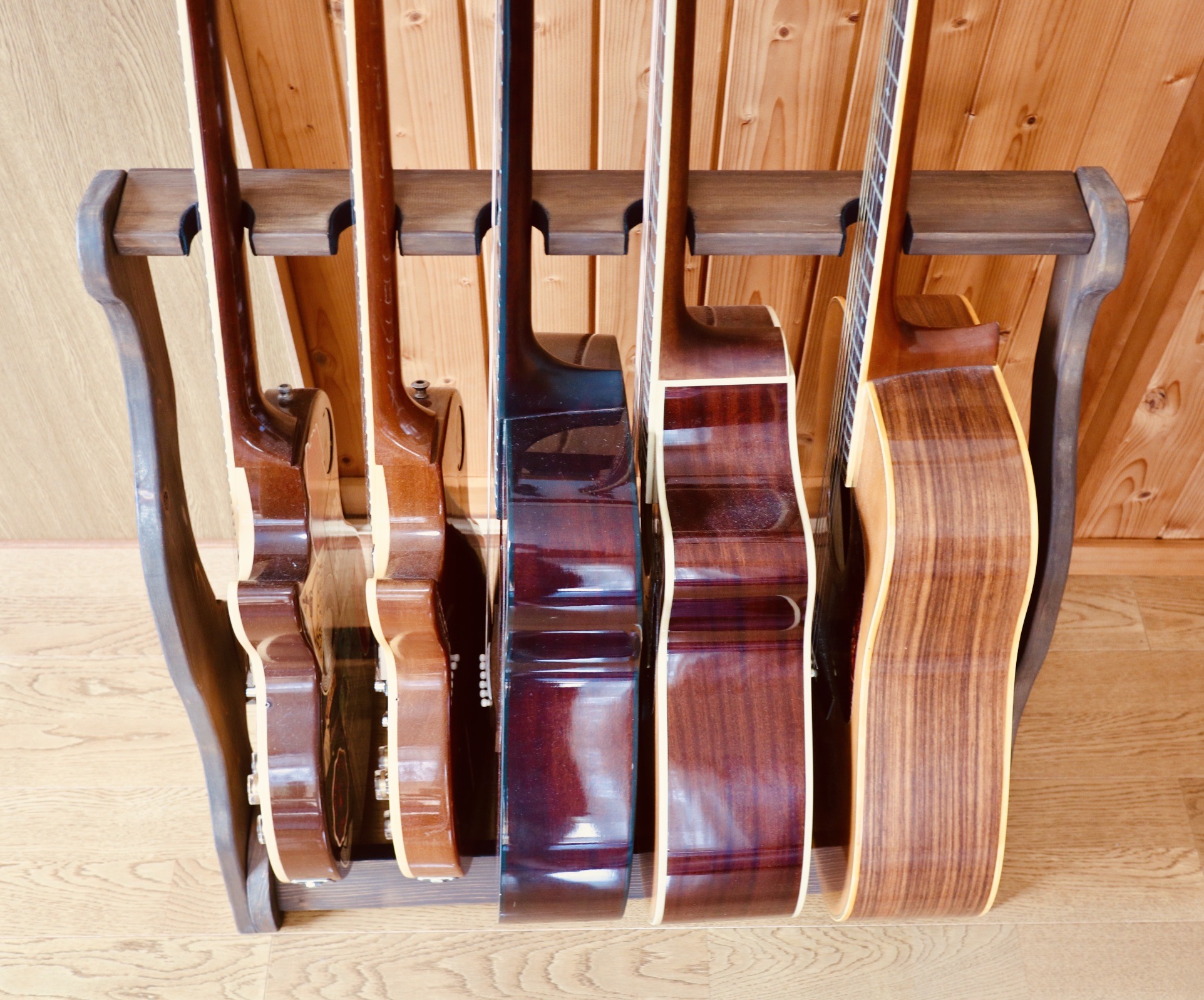 手作り木工 ギタースタンド チーク ５本掛け Iichi ハンドメイド クラフト作品 手仕事品の通販