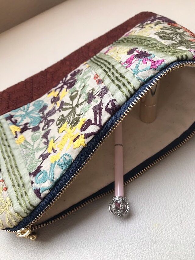 ふんわりキルト Pjc刺繍 ワンマイルに便利なクラッチバッグ Iichi ハンドメイド クラフト作品 手仕事品の通販